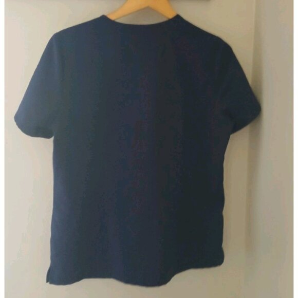 Figs Casma Three Pocket Scrub Top - Picture 5 of 8